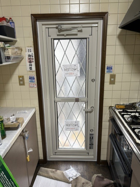 リクシルリシェント勝手口ドア（施工後内観）