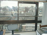 真空ガラス「スペーシア」 足場が無くても施工できた段窓