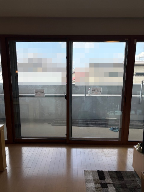中央２枚建引き違い窓インプラス